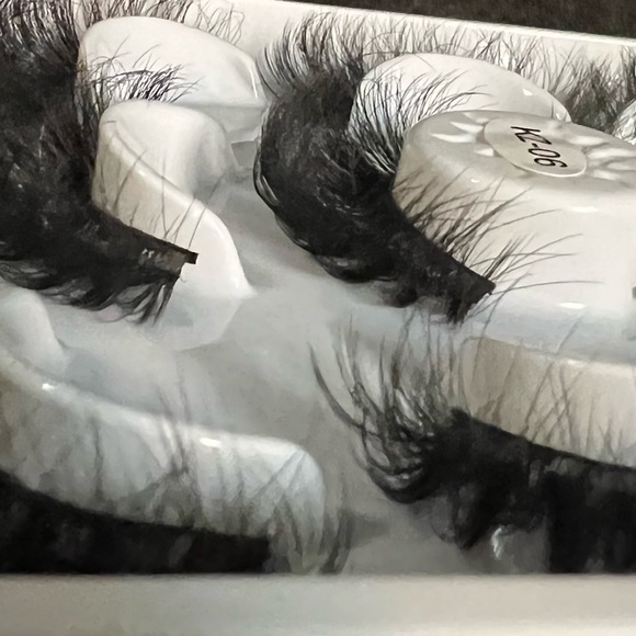 5 PAIR LASHES - Picture 6 of 8